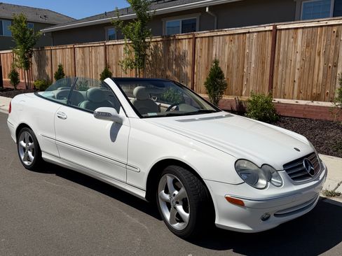 Used 2005 Mercedes-Benz CLK 320 Cabriolet image 6