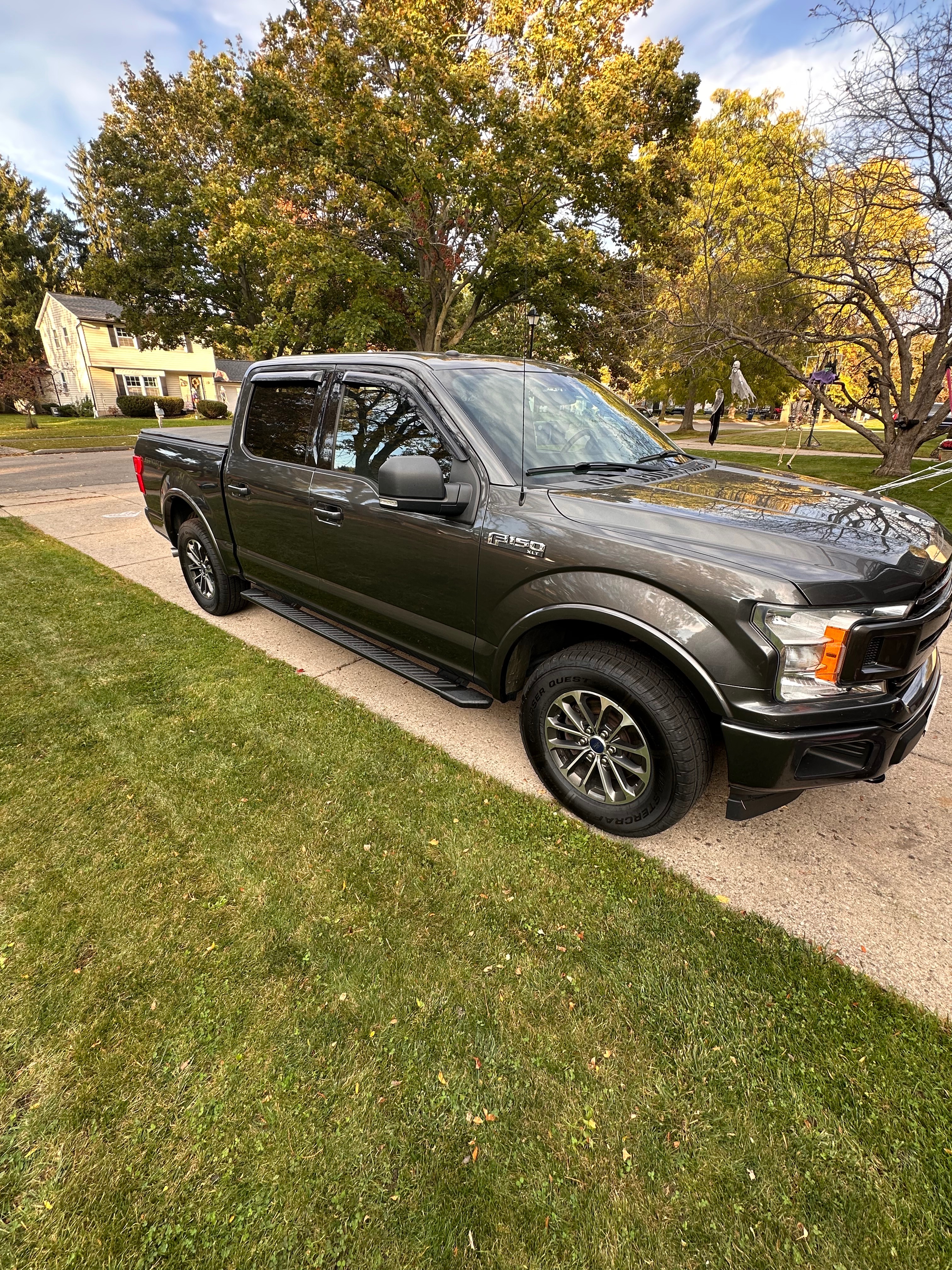 Used 2018 Ford F150 XLT w/ Equipment Group 302A Luxury AWD/4WD image 1