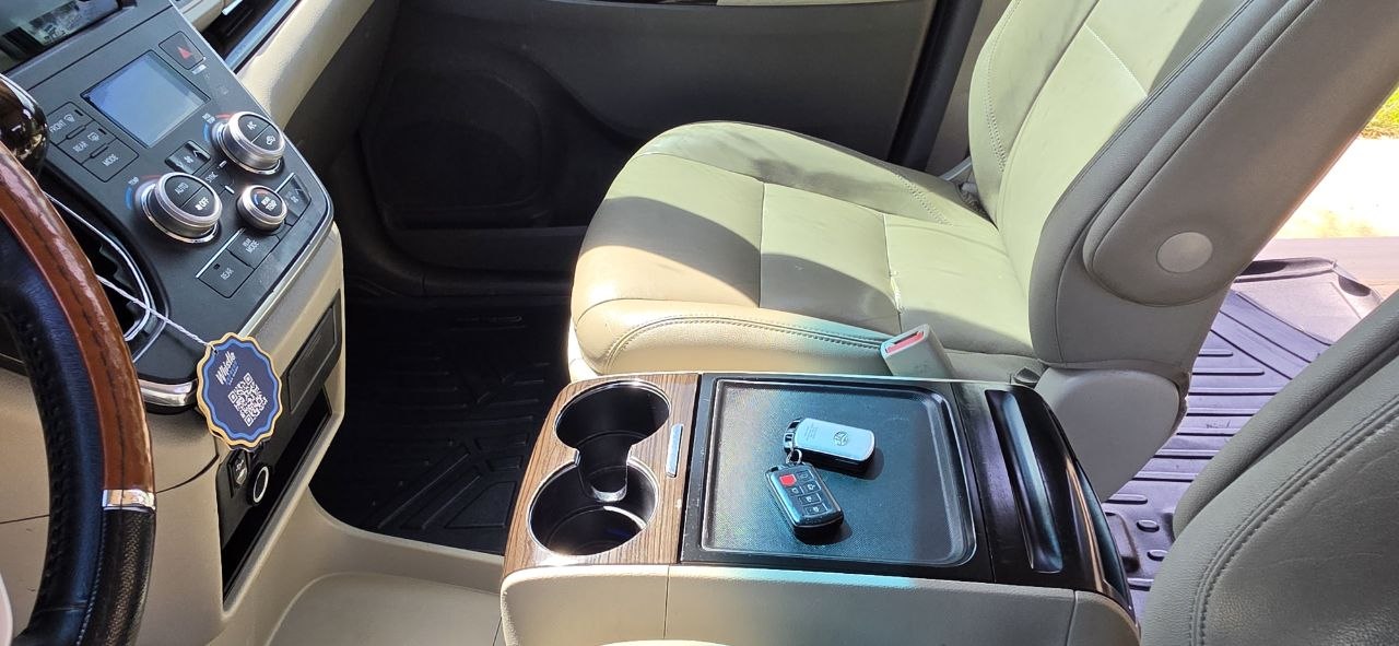 Used 2015 Toyota Sienna XLE FWD image 9