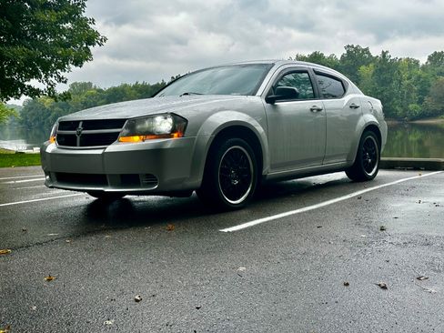 Used 2008 Dodge Avenger SE image 10