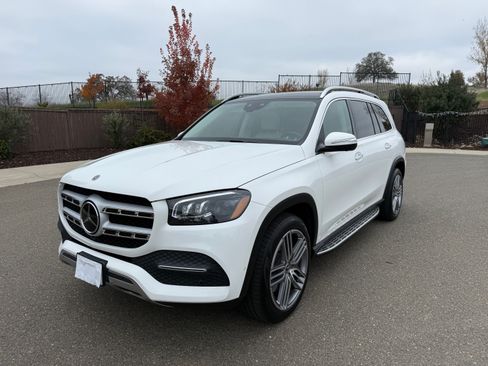 Used 2021 Mercedes-Benz GLS 450 4MATIC image 2