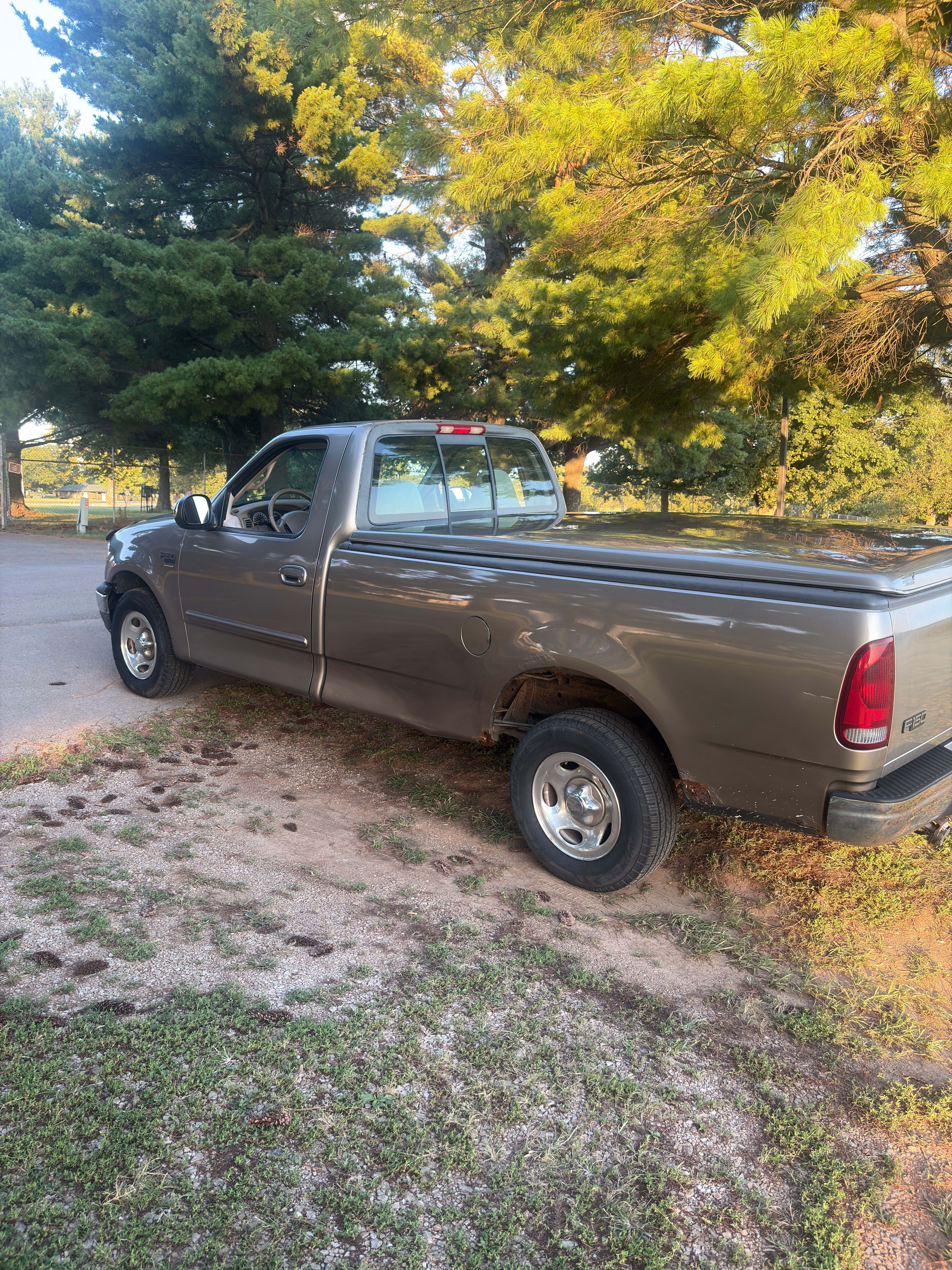 Used 2001 Ford F150 2WD Regular Cab image 2
