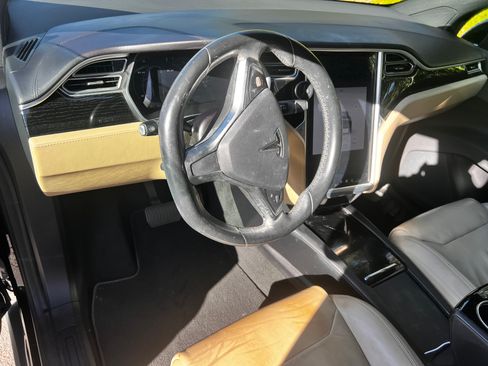 Used 2016 Tesla Model X 90D image 9