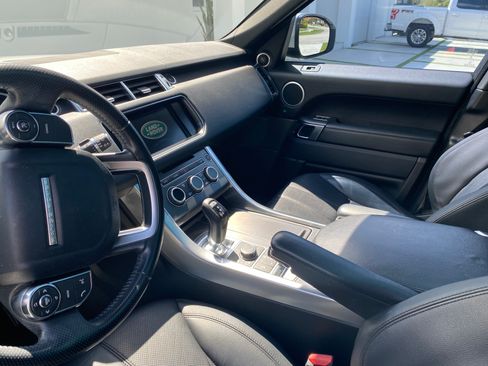 Used 2016 Land Rover Range Rover Sport SE image 12