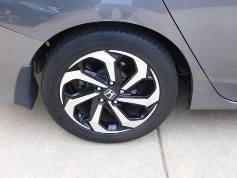 Used 2017 Honda Accord EX-L image 14