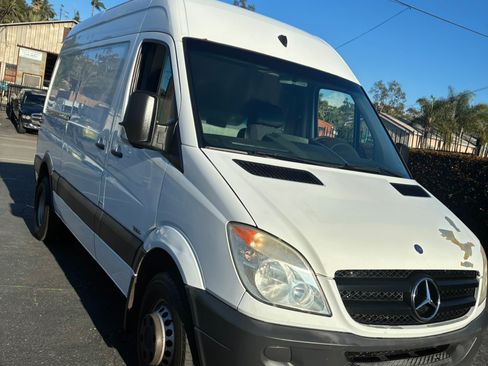 Used 2013 Mercedes-Benz Sprinter 3500 image 4