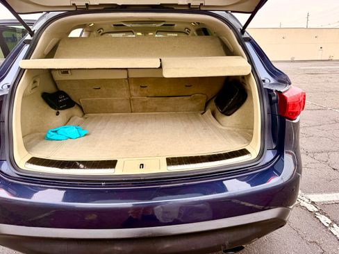 Used 2009 INFINITI FX50 AWD w/ Sport Pkg image 8