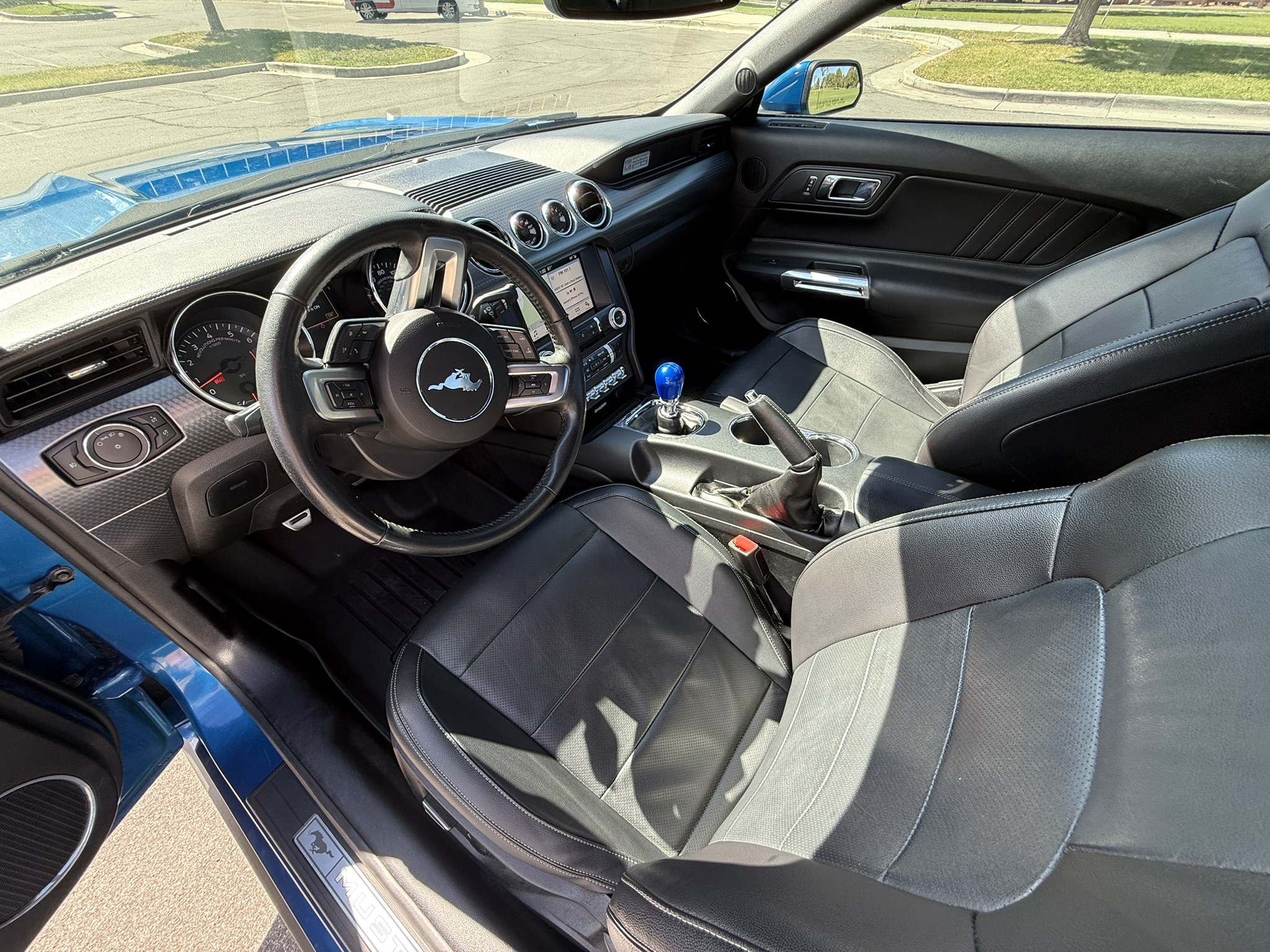 Used 2017 Ford Mustang GT Premium w/ GT Performance Package RWD image 11