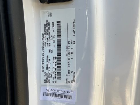 Used 2018 Ford F250 XL w/ Power Equipment Group AWD/4WD image 32
