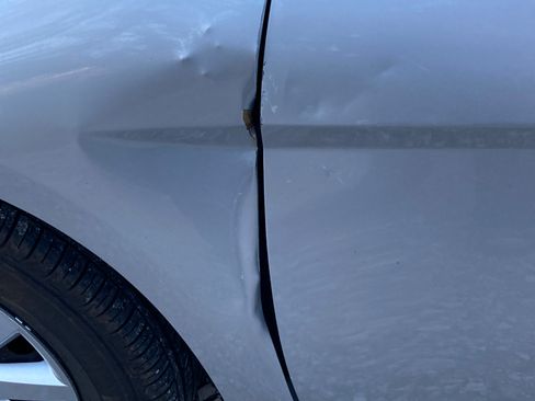 Used 2009 Chrysler Sebring LX image 7