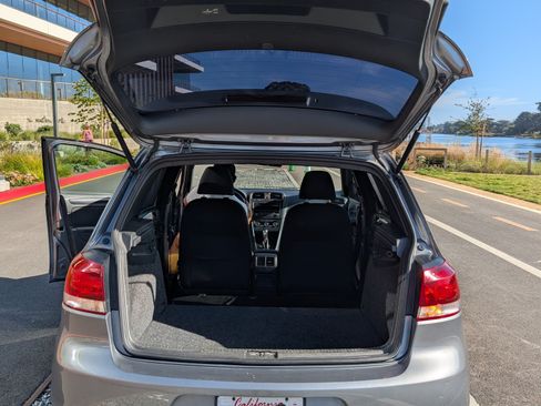 Used 2012 Volkswagen GTI 4-Door image 10