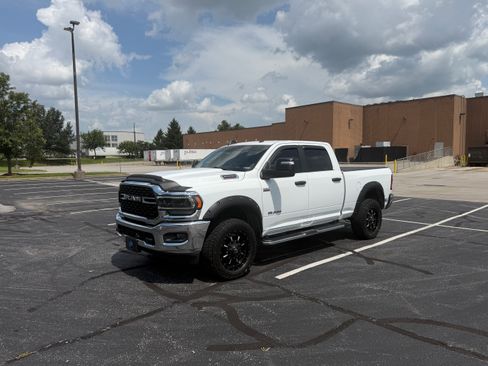 Used 2023 RAM 2500 Big Horn w/ Level 1 Equipment Group AWD/4WD image 2