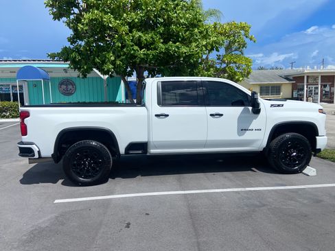 Used 2024 Chevrolet Silverado 2500 LTZ w/ LTZ Plus Package image 19