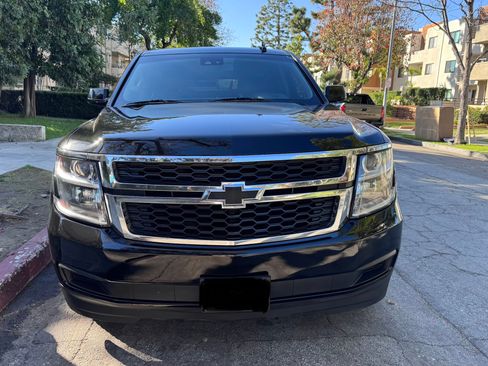 Used 2019 Chevrolet Suburban LT image 1