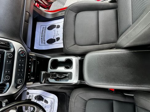 Used 2021 Chevrolet Colorado LT w/ Safety Package RWD image 19