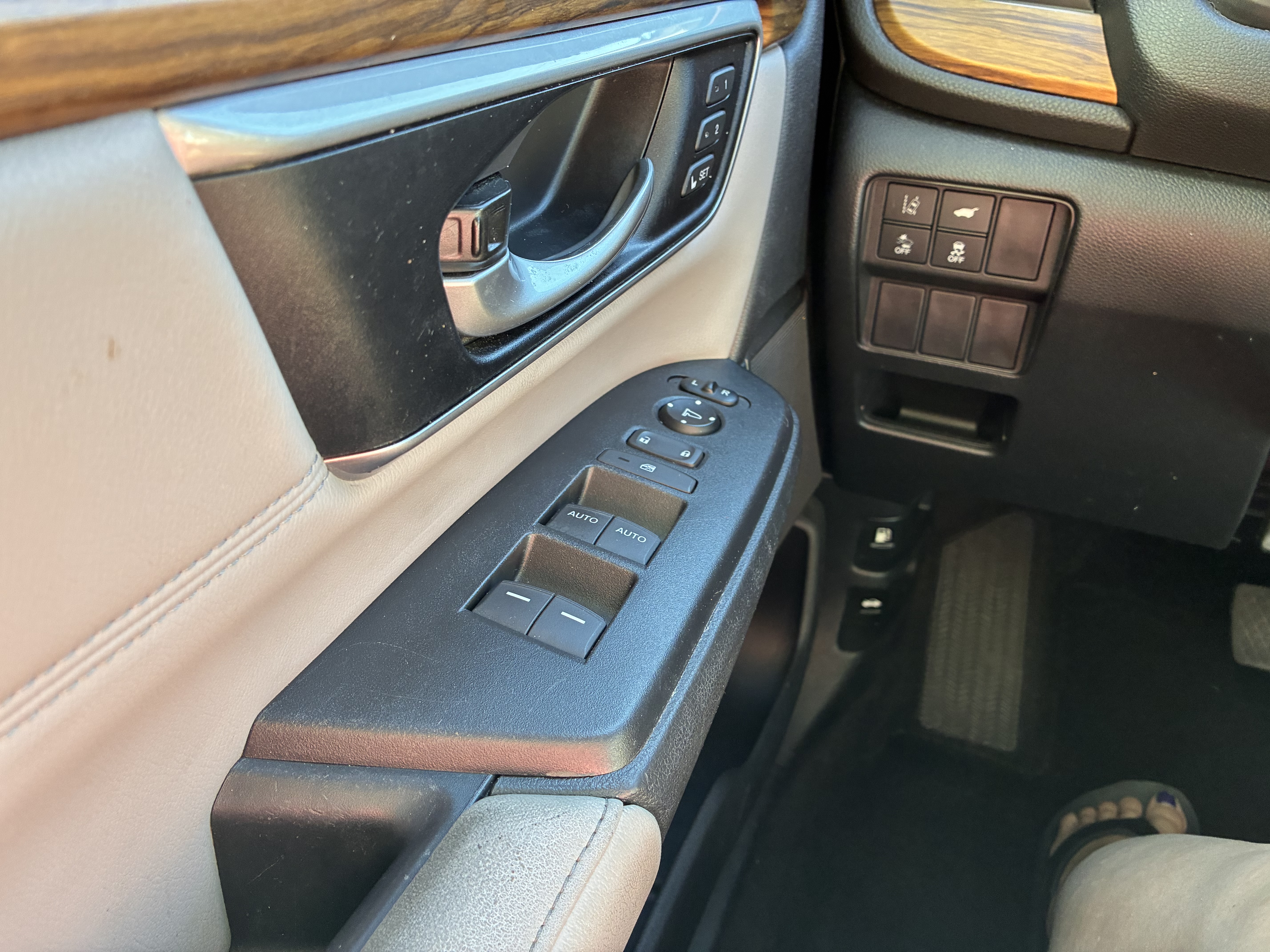 Used 2018 Honda CR-V Touring image 13