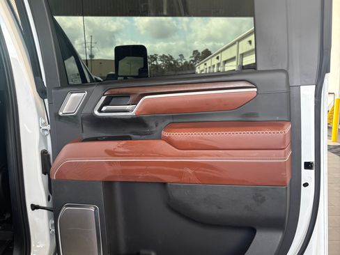Used 2026 GMC Sierra 3500 Denali Ultimate AWD/4WD image 9
