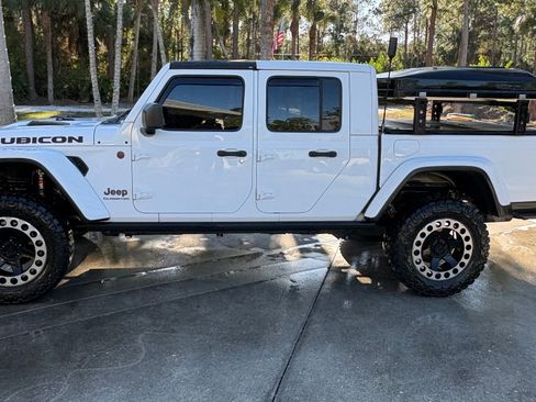 Used 2021 Jeep Gladiator Rubicon image 2