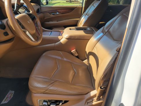 Used 2016 Cadillac Escalade ESV Platinum image 12