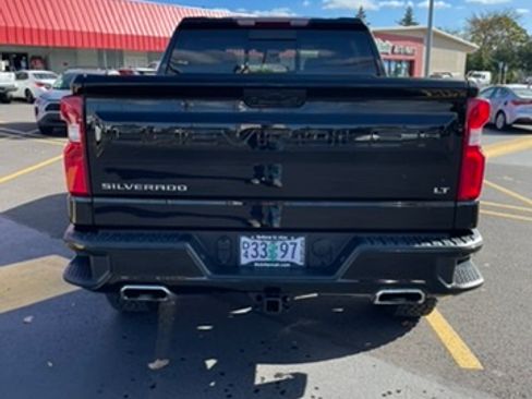 Used 2023 Chevrolet Silverado 1500 LT Trail Boss w/ Convenience Package II image 9