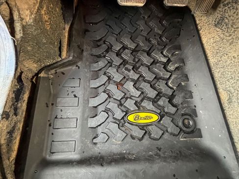 Used 1997 Jeep Wrangler Sport image 13