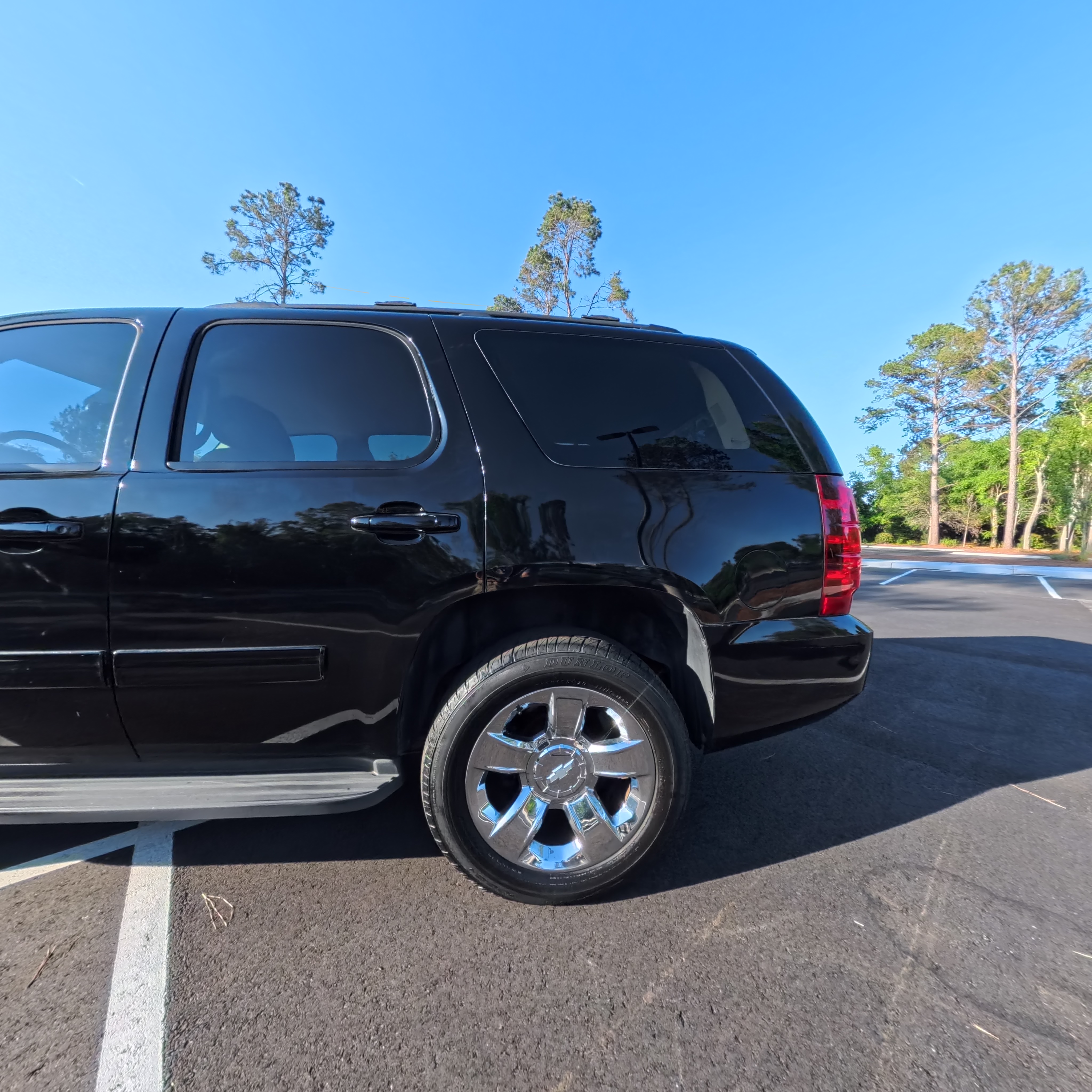 Used 2010 Chevrolet Tahoe LT RWD image 2