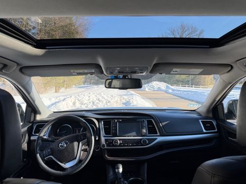 Used 2016 Toyota Highlander XLE image 9