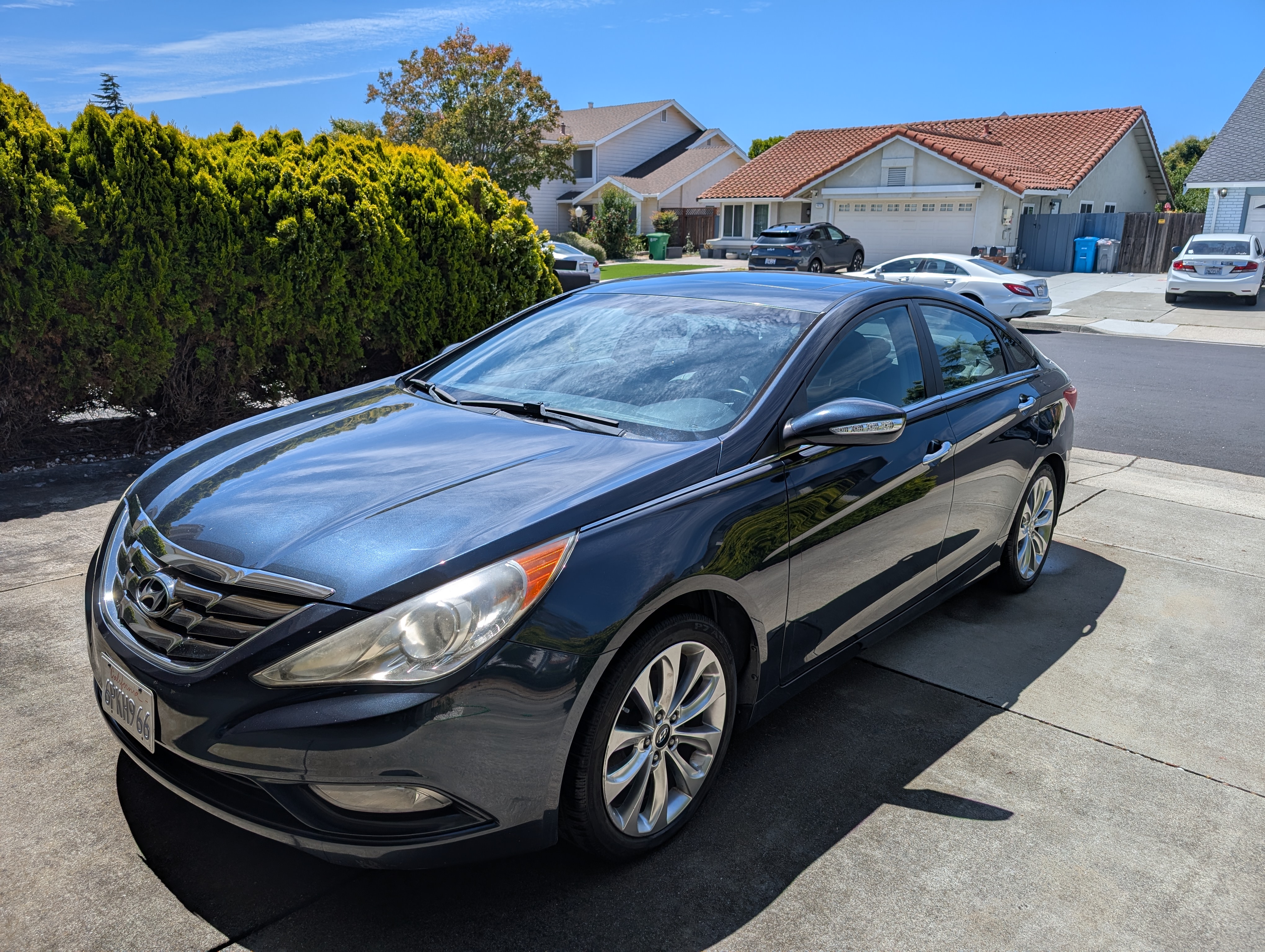Used 2011 Hyundai Sonata Limited FWD image 1