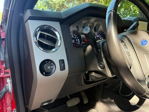 Used 2016 Ford F250 Lariat w/ Lariat Interior Package AWD/4WD image 13