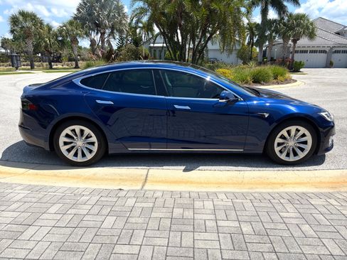 Used 2017 Tesla Model S 75D AWD/4WD image 1