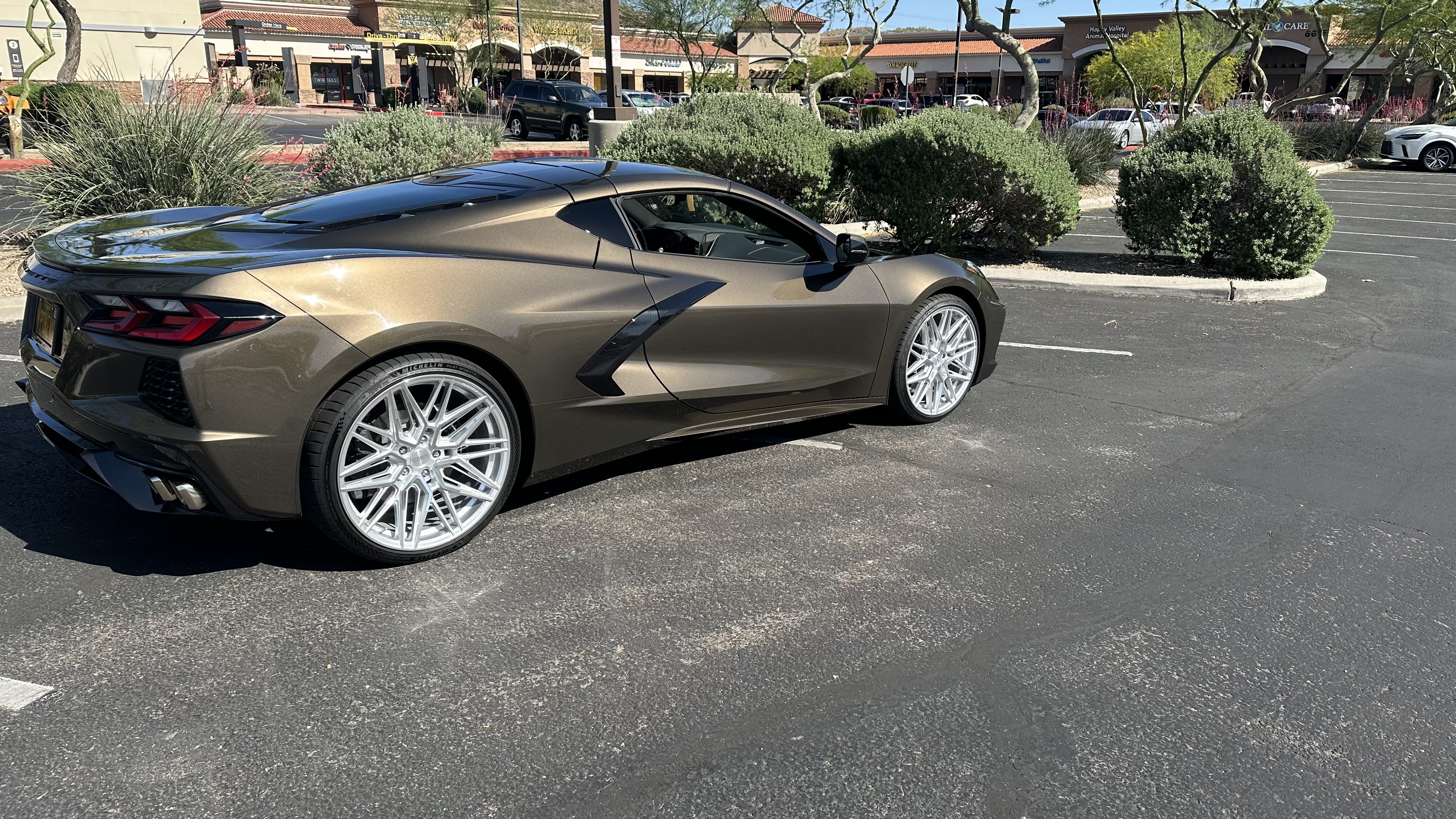 Used 2020 Chevrolet Corvette Stingray Preferred Cpe w/ 2LT Preferred Equipment Group RWD image 12
