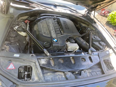 Used 2011 BMW 535i xDrive Sedan AWD/4WD image 31