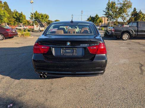 Used 2010 BMW 328i xDrive Sedan image 13