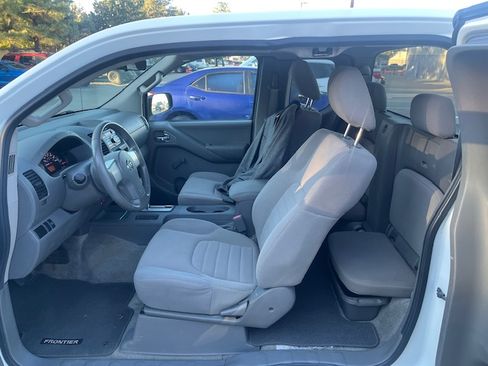 Used 2013 Nissan Frontier S image 5