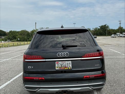 Used 2020 Audi Q7 3.0T Premium Plus w/ Premium Plus Package AWD/4WD image 2
