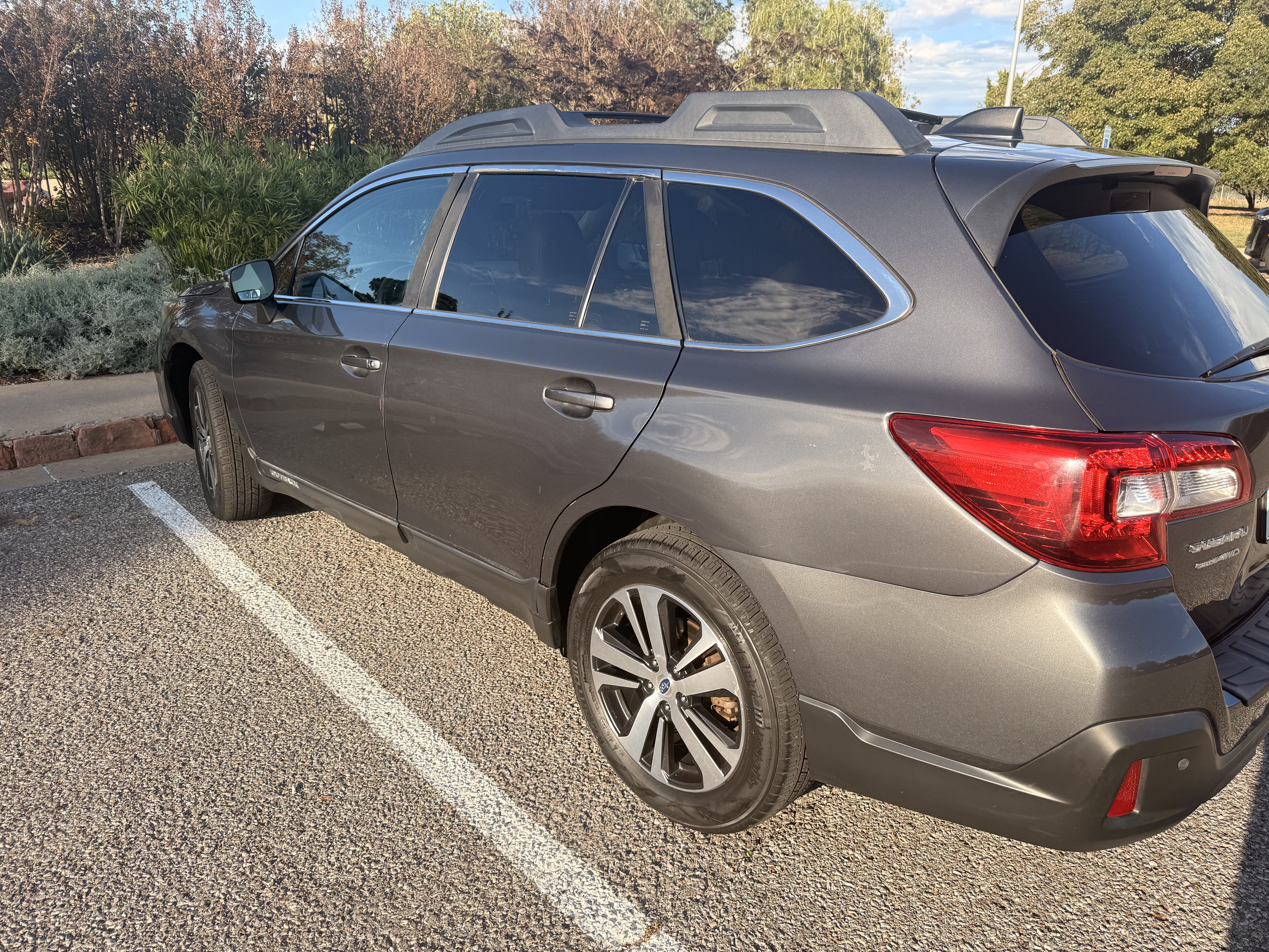 Used 2019 Subaru Outback 2.5i Limited AWD/4WD image 12