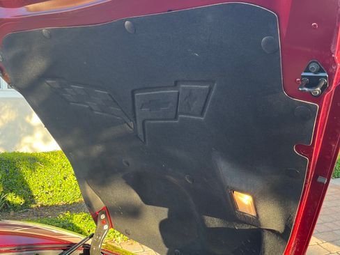 Used 2005 Chevrolet Corvette Convertible w/ Preferred Equipment Group image 19