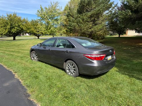 Used 2017 Toyota Camry XLE w/ Moonroof Package image 1