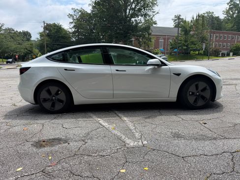 Used 2021 Tesla Model 3 Standard Range Plus RWD image 10