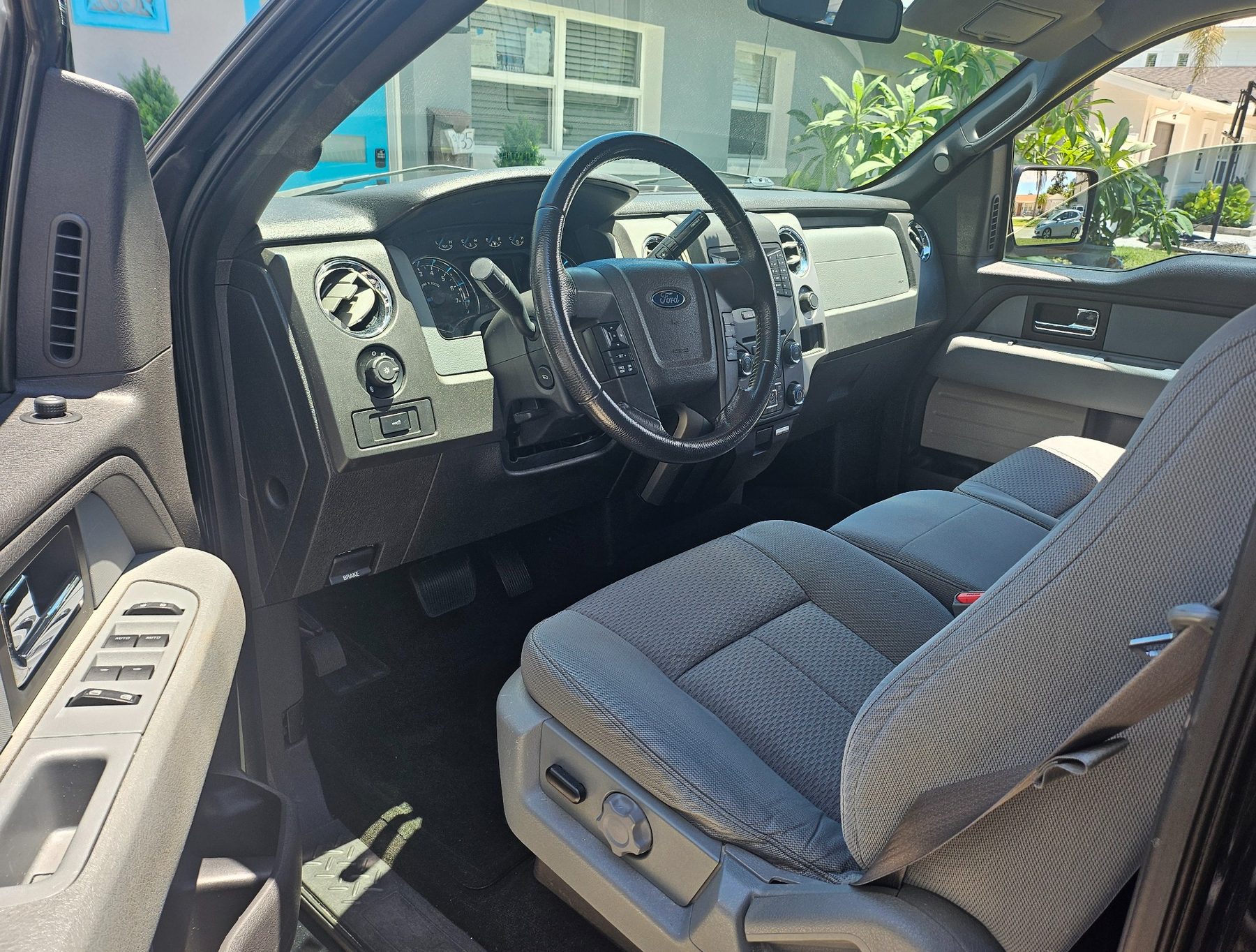Used 2014 Ford F150 XLT w/ XLT Chrome Package RWD image 12