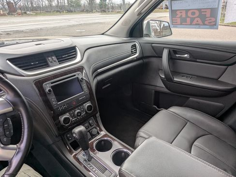 Used 2017 Chevrolet Traverse LT image 11