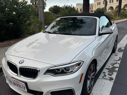 Used 2015 BMW M235i Convertible RWD image 4