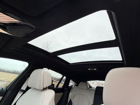 Used 2022 BMW X6 M50i w/ Executive Package image 11