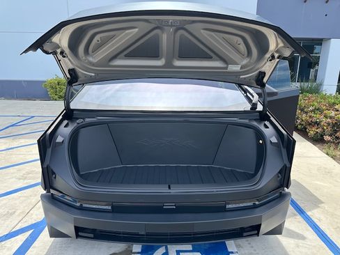 Used 2024 Tesla Cybertruck AWD Crew Cab image 21