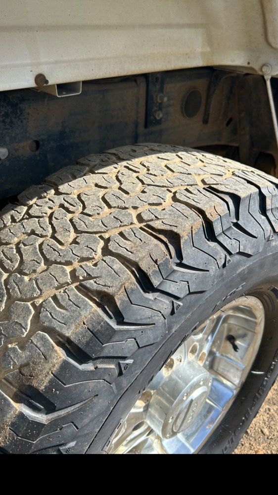 Used 2005 GMC Sierra 2500 SLT w/ Skid Plate Package AWD/4WD image 15