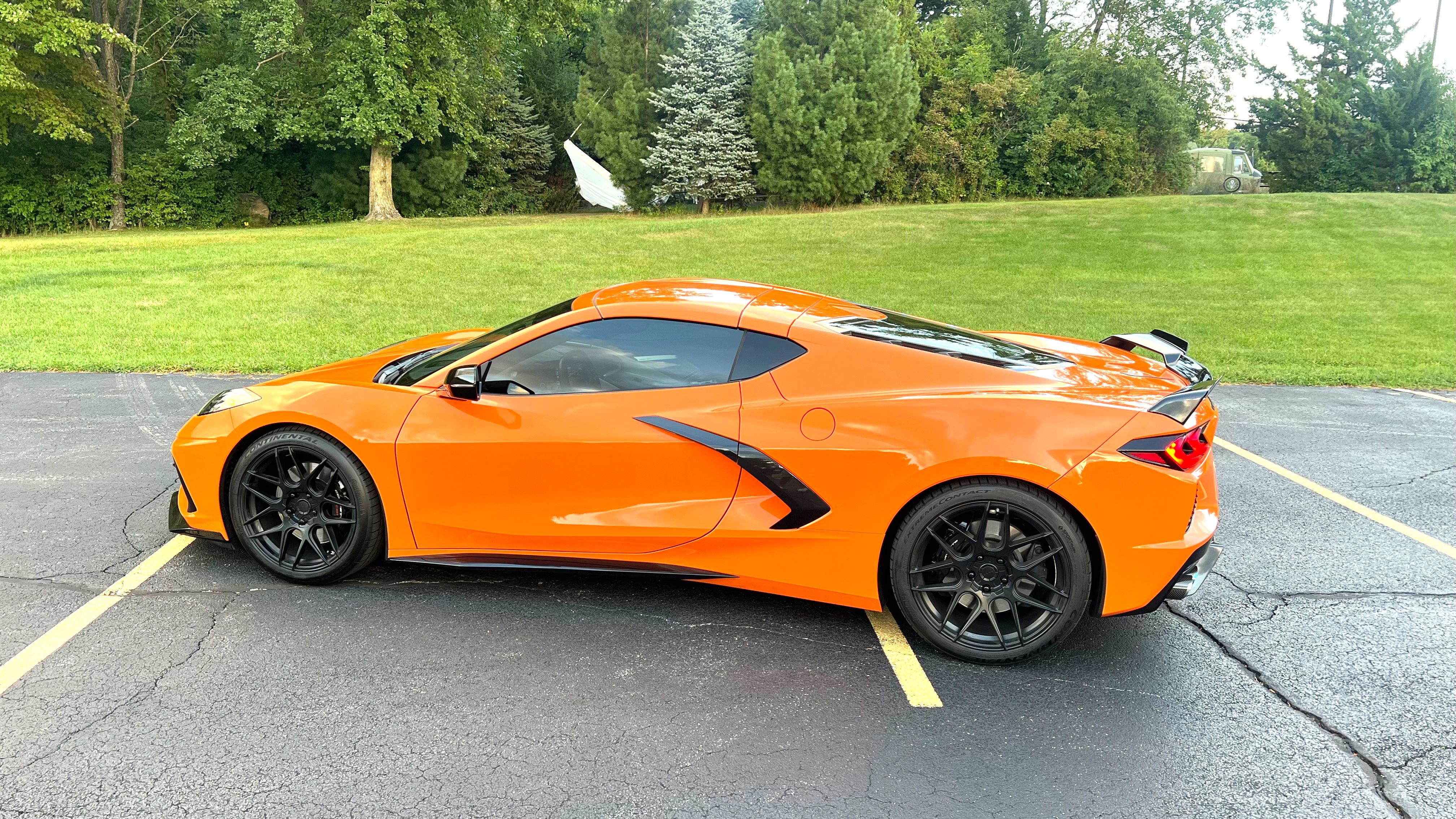 Used 2022 Chevrolet Corvette Stingray Preferred Cpe w/ Z51 Performance Package RWD image 2