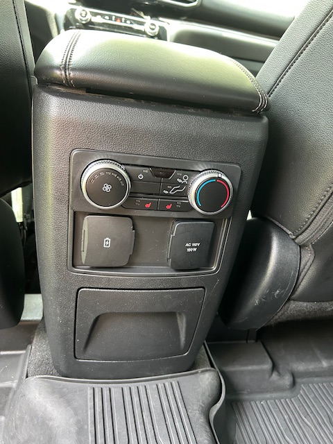 Used 2022 Ford Explorer Limited w/ Hybrid Equipment Group 310A AWD/4WD image 10