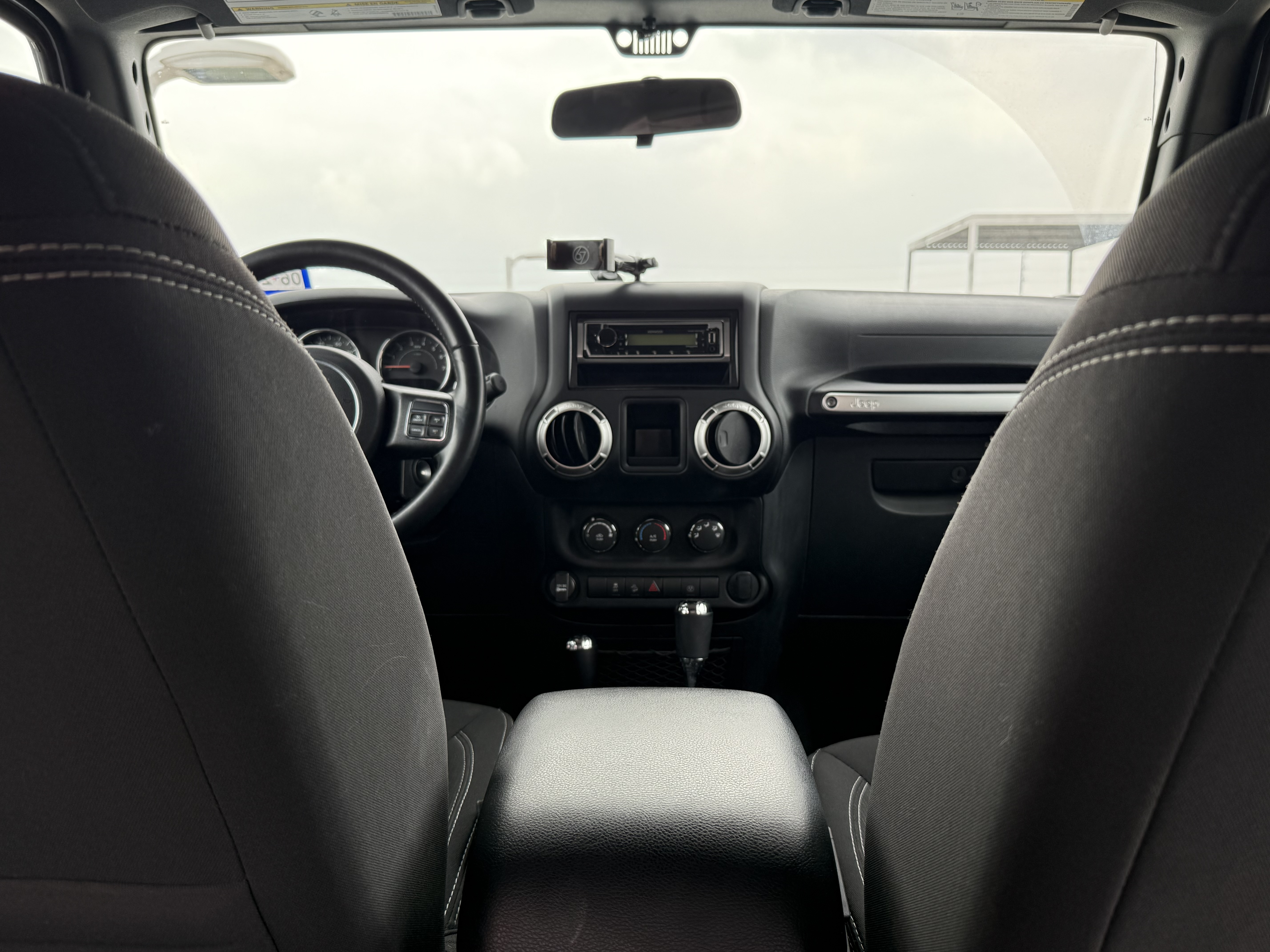 Used 2018 Jeep Wrangler Rubicon AWD/4WD image 9