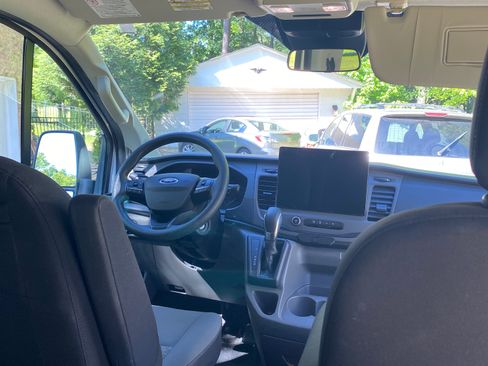 Used 2022 Ford Transit 350 XLT RWD image 15