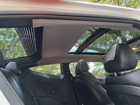 Used 2015 Hyundai Veloster Turbo w/ Option Group 04 image 20